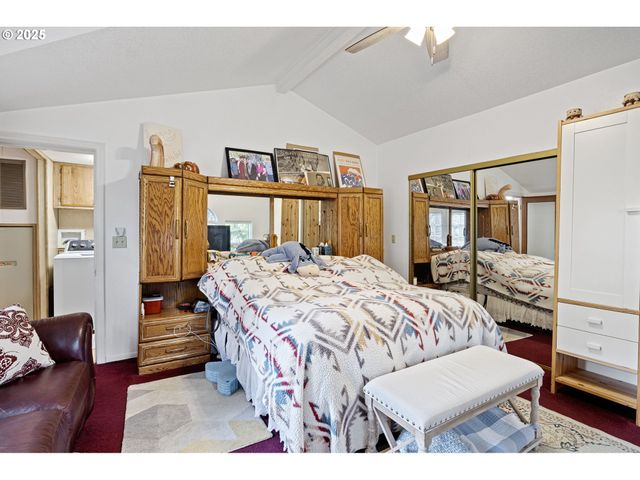 684 BEAR CREEK Rd, Cottage Grove, OR 97424