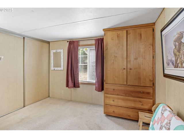 684 BEAR CREEK Rd, Cottage Grove, OR 97424