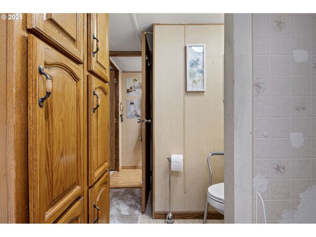 684 BEAR CREEK Rd, Cottage Grove, OR 97424