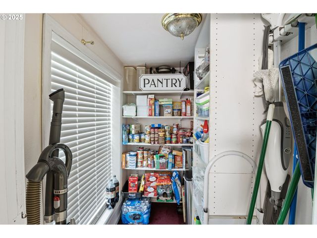 684 BEAR CREEK Rd, Cottage Grove, OR 97424