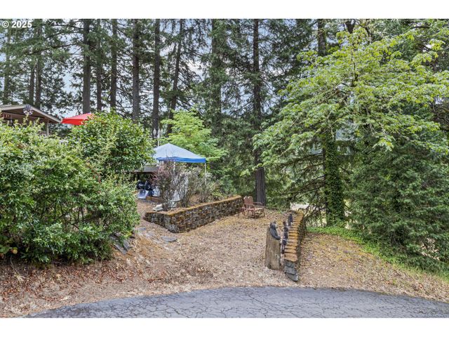 684 BEAR CREEK Rd, Cottage Grove, OR 97424
