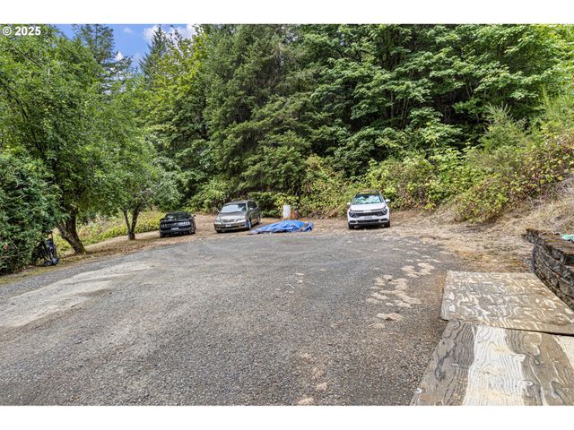 684 BEAR CREEK Rd, Cottage Grove, OR 97424
