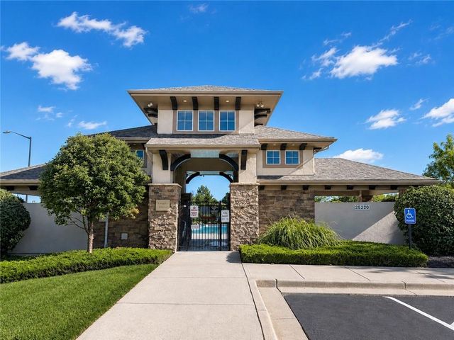 9784 Houston Street, Lenexa, KS 66227