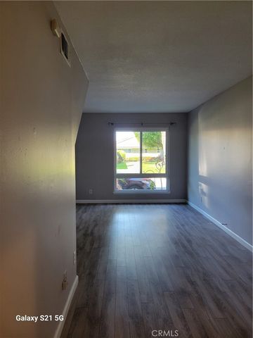 16862 B Coach Lane, Huntington Beach, CA 92649