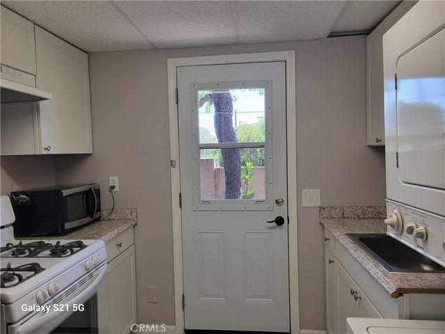 16862 B Coach Lane, Huntington Beach, CA 92649