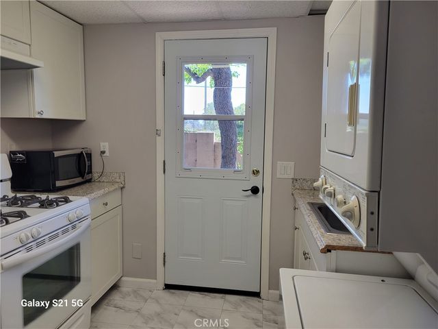 16862 B Coach Lane, Huntington Beach, CA 92649