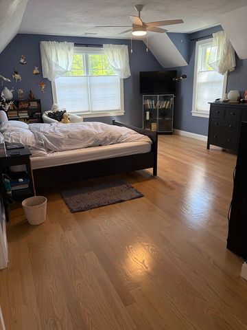 48 Acorn Pl 48, Millis, MA 02054