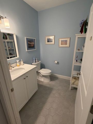 48 Acorn Pl 48, Millis, MA 02054