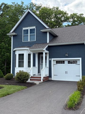 48 Acorn Pl 48, Millis, MA 02054