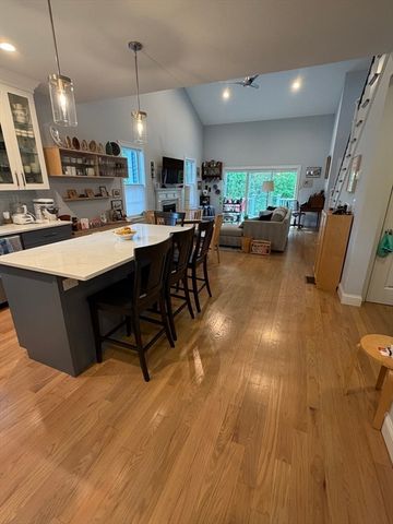 48 Acorn Pl 48, Millis, MA 02054