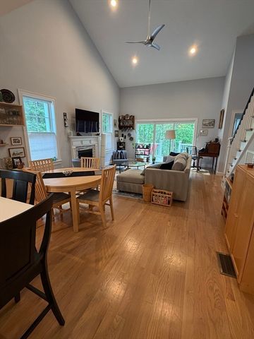 48 Acorn Pl 48, Millis, MA 02054