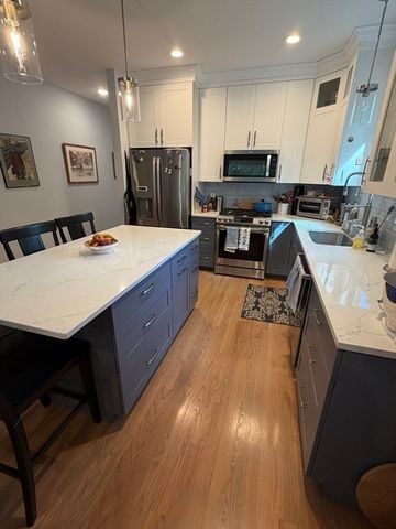 48 Acorn Pl 48, Millis, MA 02054