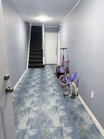 141-14 85 Road, Briarwood, NY 11435