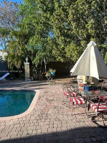 2501 NE 22nd St, Pompano Beach, FL 33062