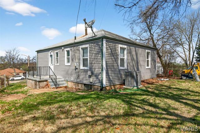 7439 Embury Court, Country Club Hills, MO 63136