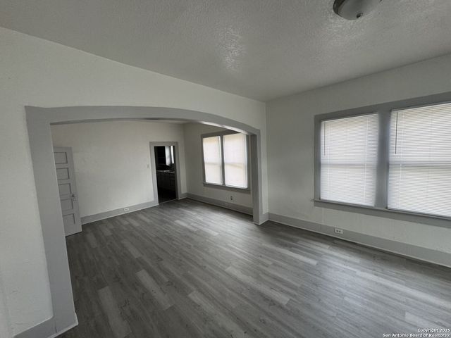 1610 Hays, San Antonio, TX 78202