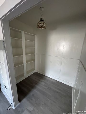 1610 Hays, San Antonio, TX 78202