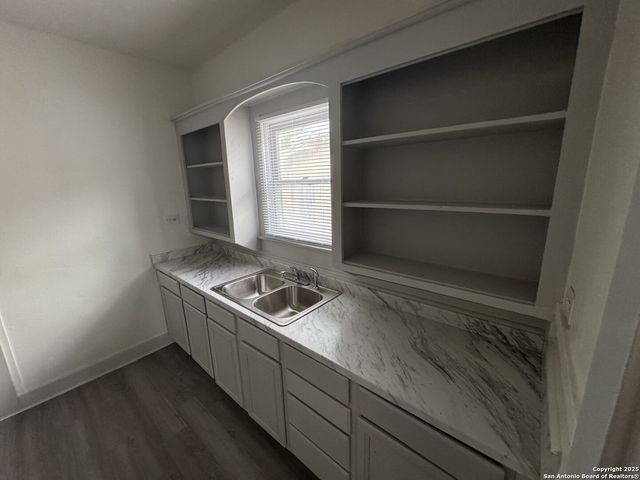 1610 Hays, San Antonio, TX 78202