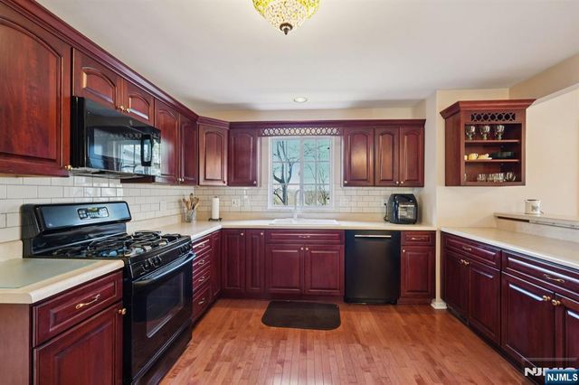 15 Ryan Lane, Lincoln Park Borough, NJ 07035