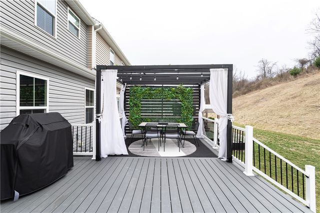 133 Melinda Ct, Ohio Twp, PA 15143