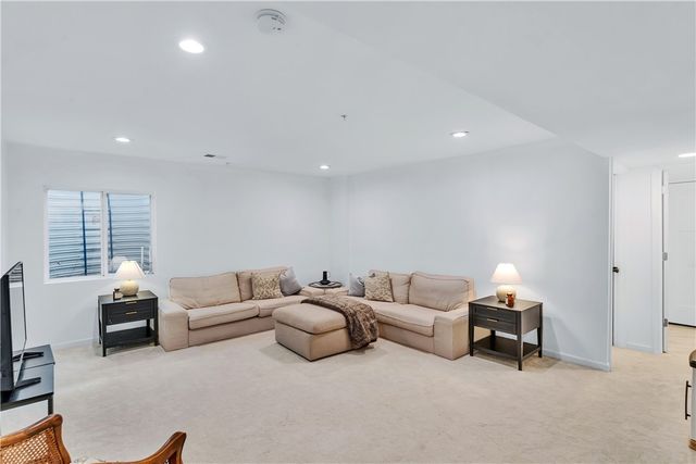 133 Melinda Ct, Ohio Twp, PA 15143