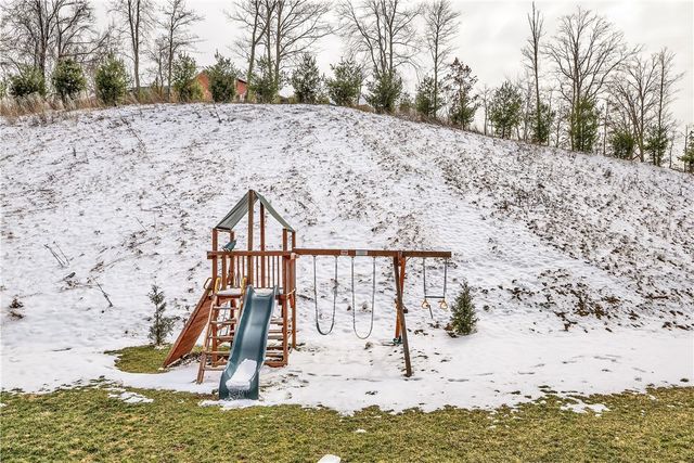 133 Melinda Ct, Ohio Twp, PA 15143