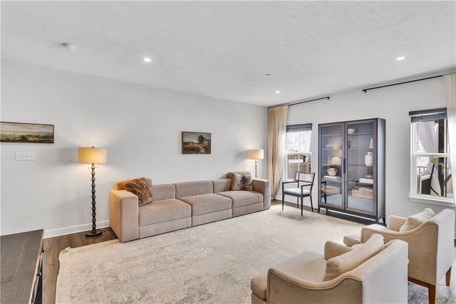 133 Melinda Ct, Ohio Twp, PA 15143