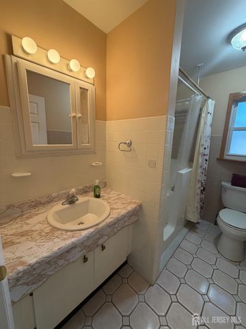 15 NEBRASKA Drive, Matawan, NJ 07747