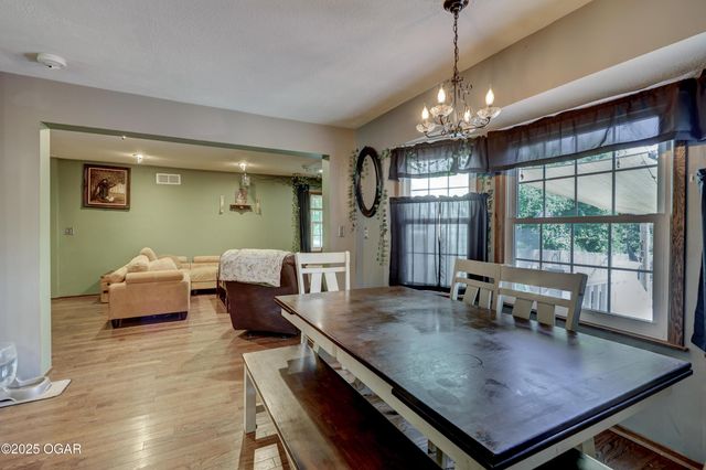 2211 E 10th Street, Joplin, MO 64801