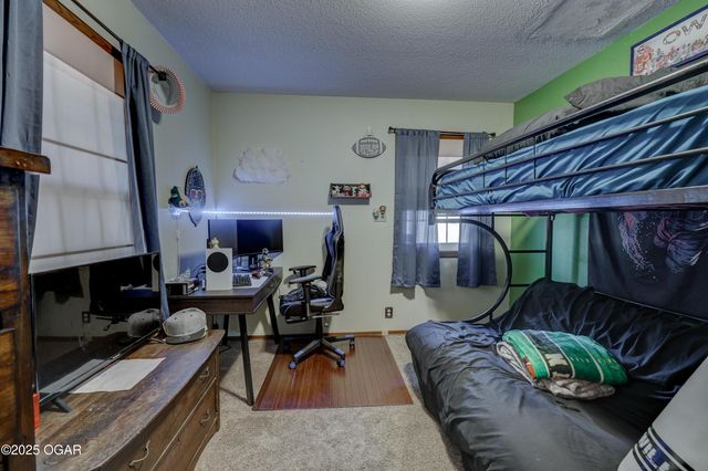 2211 E 10th Street, Joplin, MO 64801