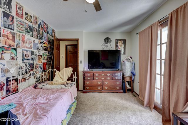 2211 E 10th Street, Joplin, MO 64801