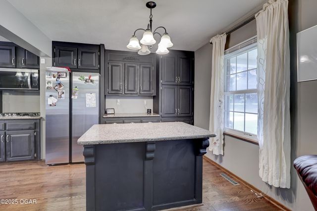 2211 E 10th Street, Joplin, MO 64801