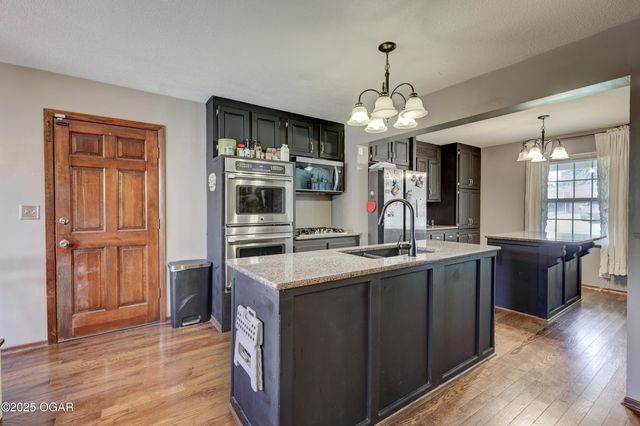 2211 E 10th Street, Joplin, MO 64801