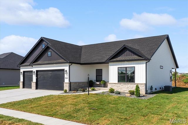 3023 Mobile Drive, Glen Carbon, IL 62034