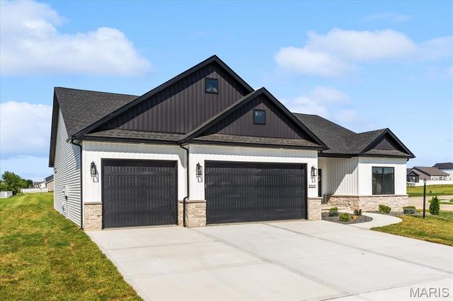 3023 Mobile Drive, Glen Carbon, IL 62034