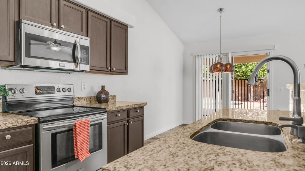 Image 13 of property listing at 8944 W FULLAM Street, Peoria, AZ 85382