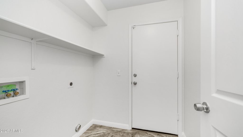 Image 15 of property listing at 8944 W FULLAM Street, Peoria, AZ 85382