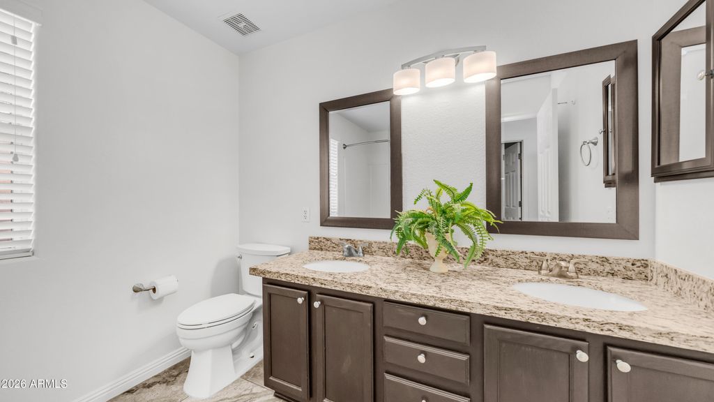 Image 22 of property listing at 8944 W FULLAM Street, Peoria, AZ 85382