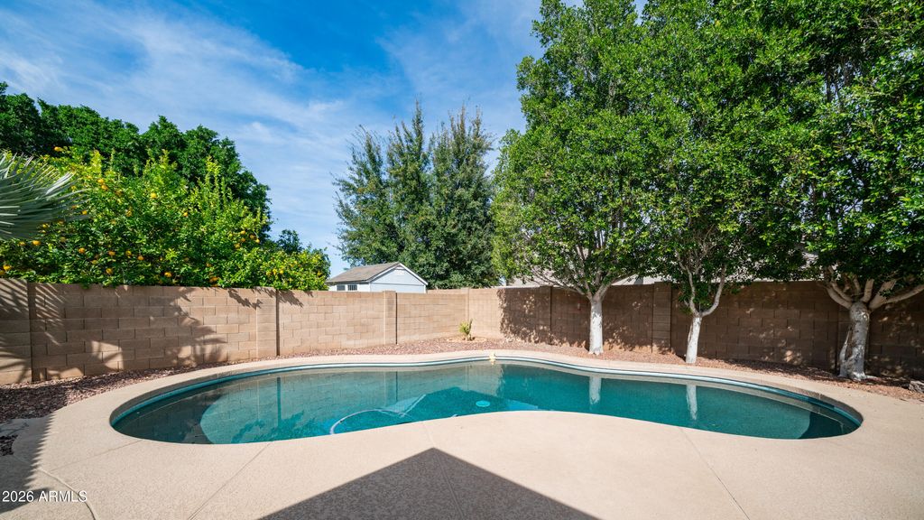Image 24 of property listing at 8944 W FULLAM Street, Peoria, AZ 85382