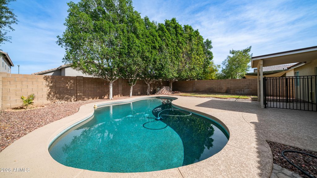 Image 25 of property listing at 8944 W FULLAM Street, Peoria, AZ 85382