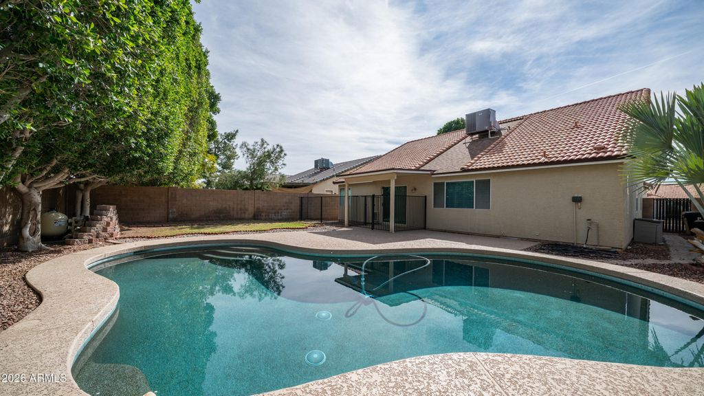 Image 26 of property listing at 8944 W FULLAM Street, Peoria, AZ 85382
