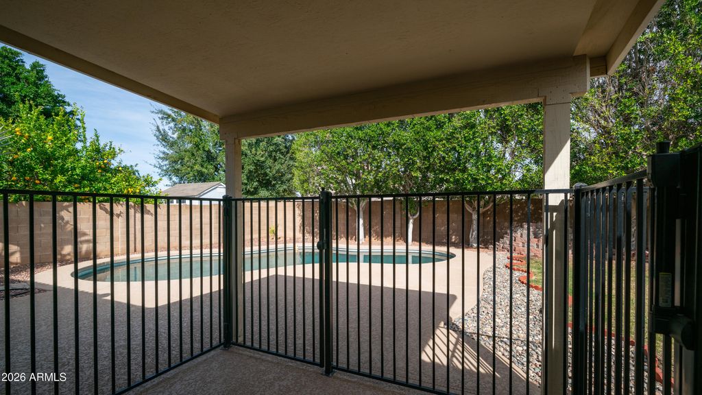 Image 28 of property listing at 8944 W FULLAM Street, Peoria, AZ 85382