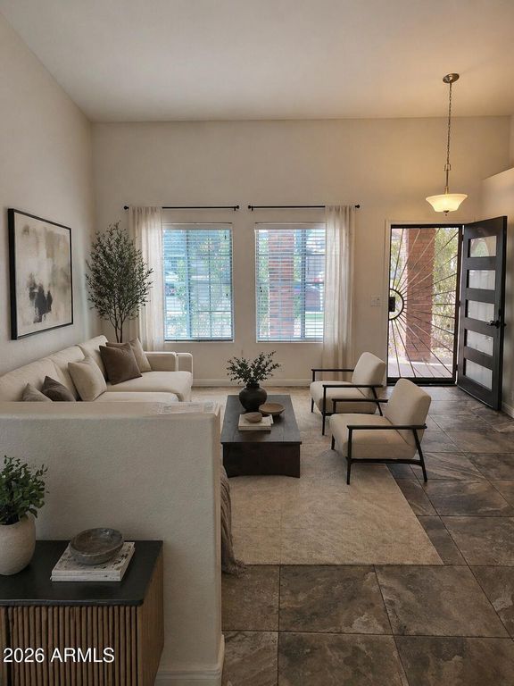Image 5 of property listing at 8944 W FULLAM Street, Peoria, AZ 85382