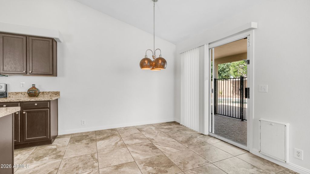 Image 9 of property listing at 8944 W FULLAM Street, Peoria, AZ 85382