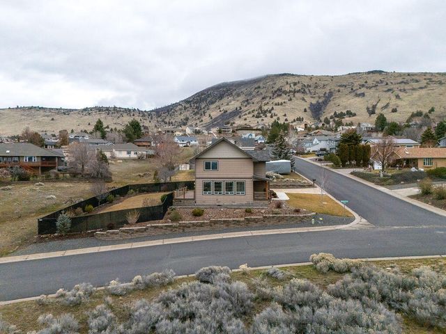 540 Crestdale Way, Klamath Falls, OR 97603