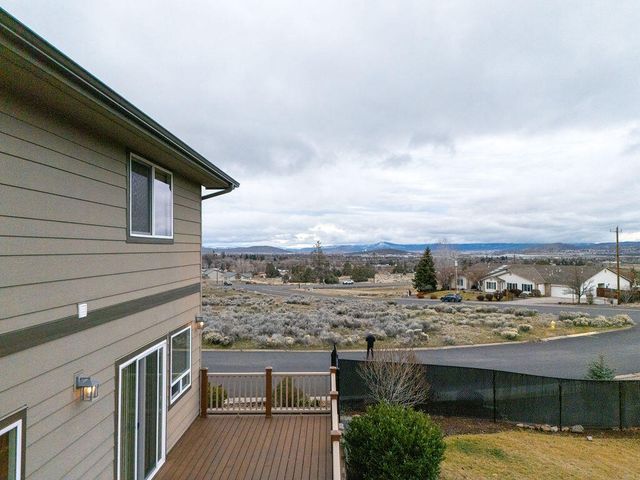 540 Crestdale Way, Klamath Falls, OR 97603