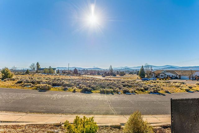 540 Crestdale Way, Klamath Falls, OR 97603