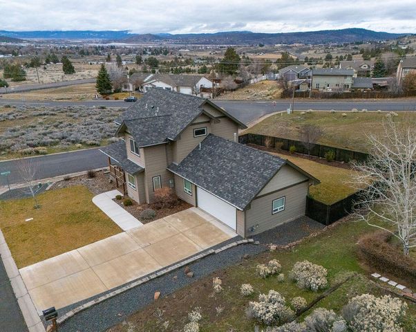 540 Crestdale Way, Klamath Falls, OR 97603