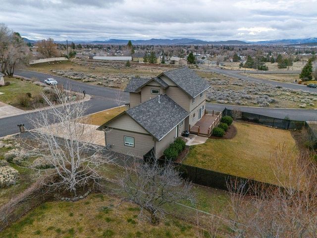 540 Crestdale Way, Klamath Falls, OR 97603