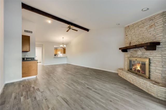 13 Oaks PL, Lago Vista, TX 78645